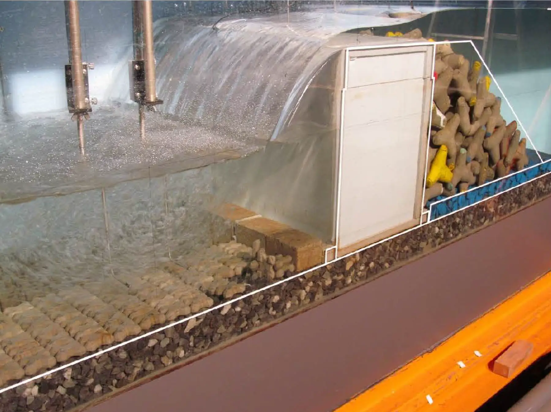 消波ブロックの安定性|水理模型実験